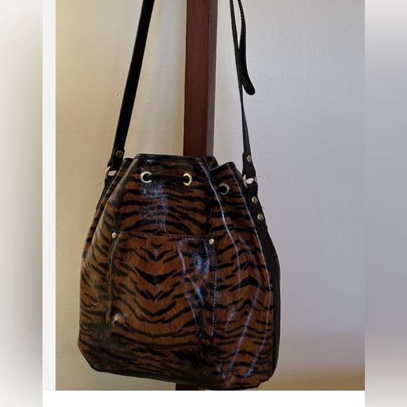 Patricia Nash Drawstring Bucket Crossbody - Picture 5 of 16